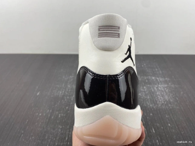 Chep Onekick Air AR0715-101 Jordan Neapolitan 11 0814